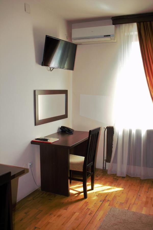 Garni Hotel City Kruševac Kültér fotó