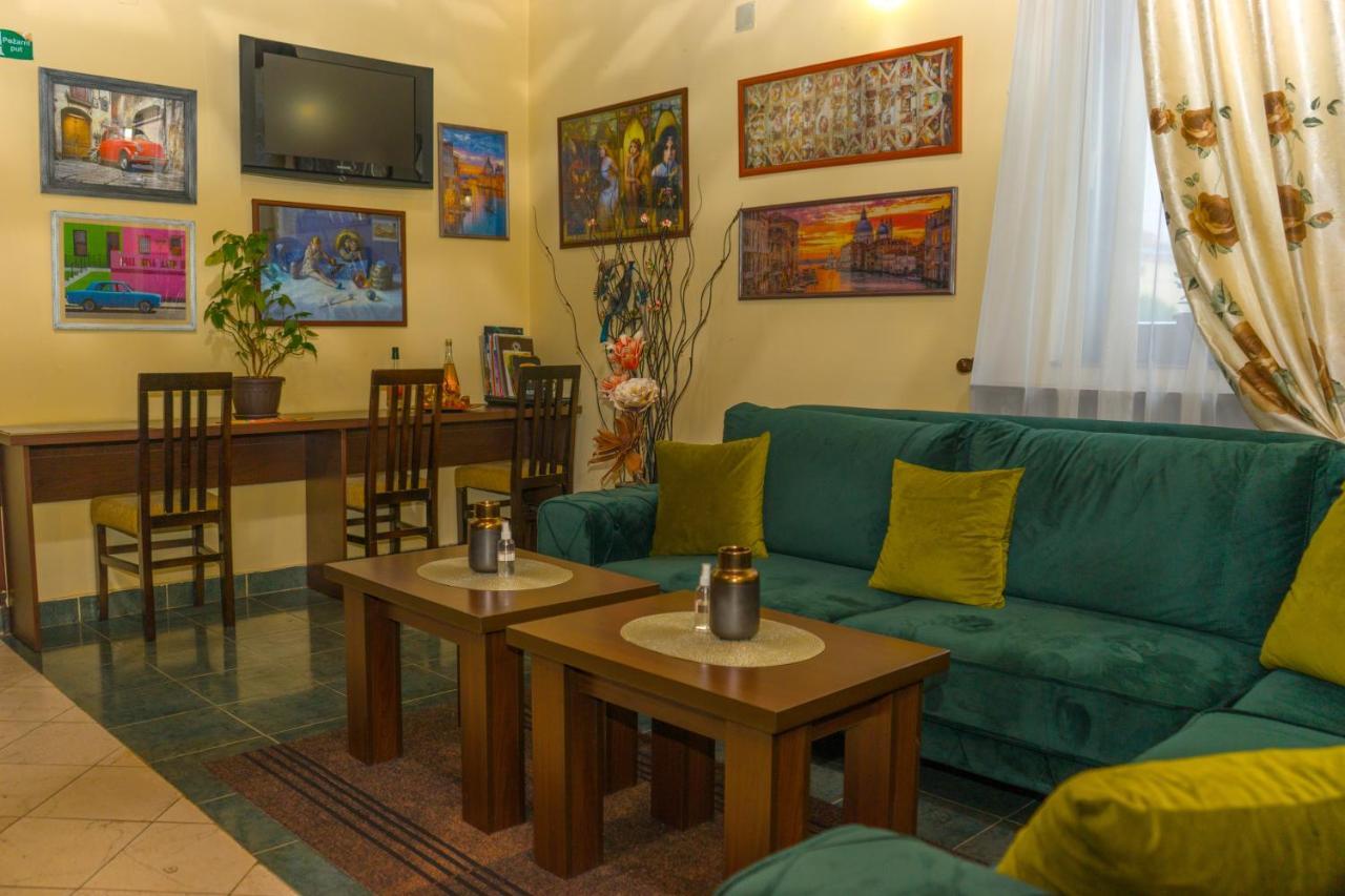 Garni Hotel City Kruševac Kültér fotó